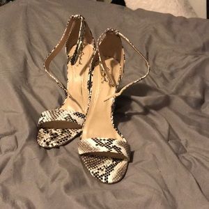 High heels snakeskins